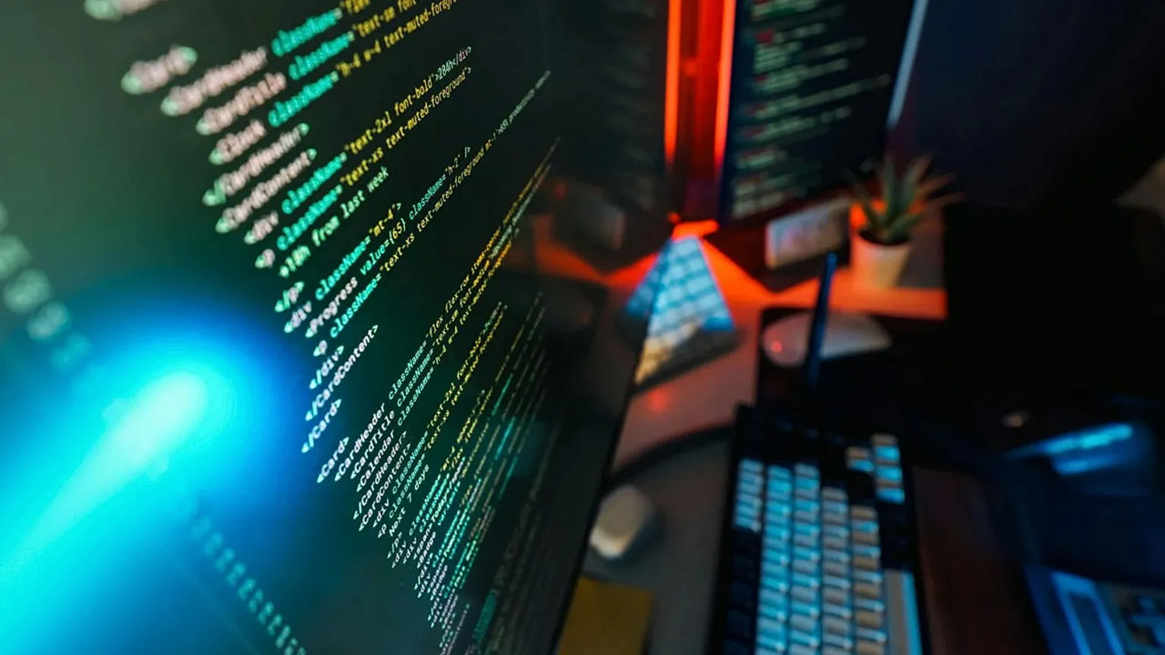 Studiu: Un agent IA pentru 15 euro pe oră îi depășește pe hackerii umani.