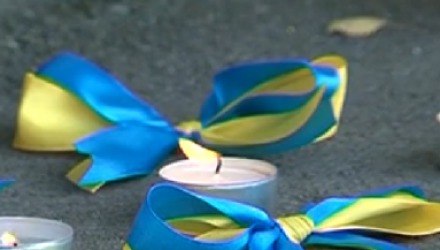 Marşul care s-a desfăşurat sub sloganul „Pace pentru Ucraina” a început cu un moment de reculegere.