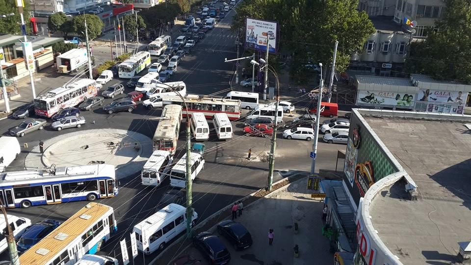 Restricții de circulație pe mai multe străzi din capitală pe durata aflării la Chişinău a delegaţiei Ungariei.