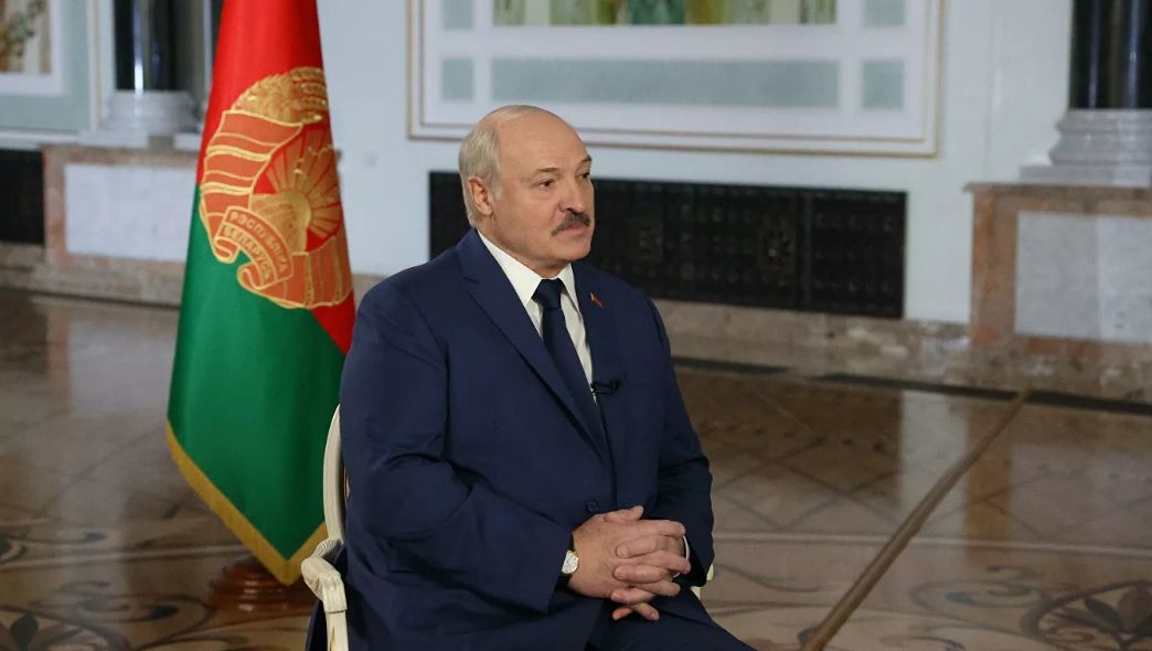 Лукашенко объявил о совместных с Россией военных учениях у границ Украины.