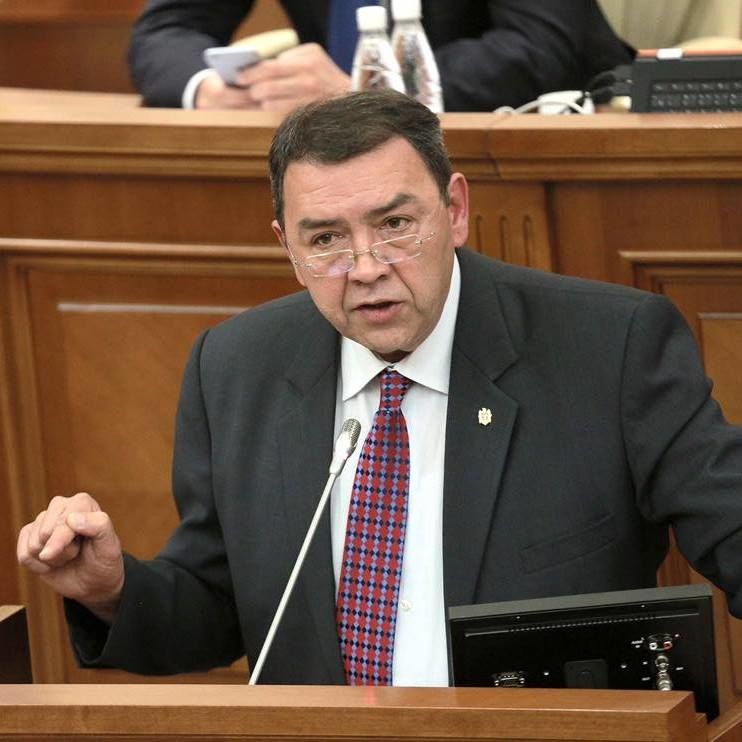 Головатюк: Дефицит госбюджета будет профинансирован с Востока и с Запада.