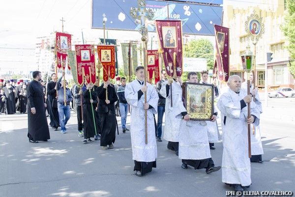 Верующие считают, что традиционная христианско-православная семья теряет свое значение.