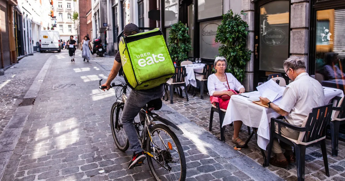 Uber Eats a câștigat în Belgia procesul privind statutul curierilor ca angajați.