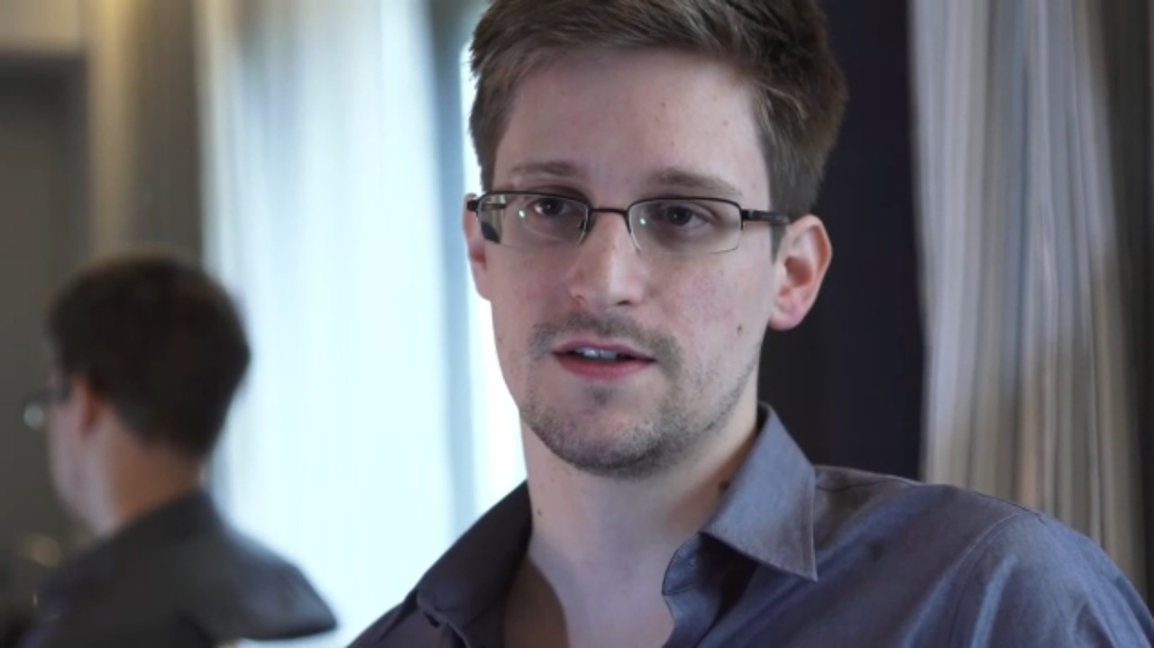 Snowden a primit azil în Rusia, în august.