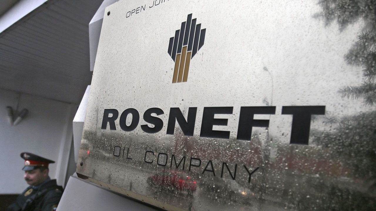 Chinezii de la Rompetrol cumpără 14,16% din gigantul petrolier rus Rosneft.