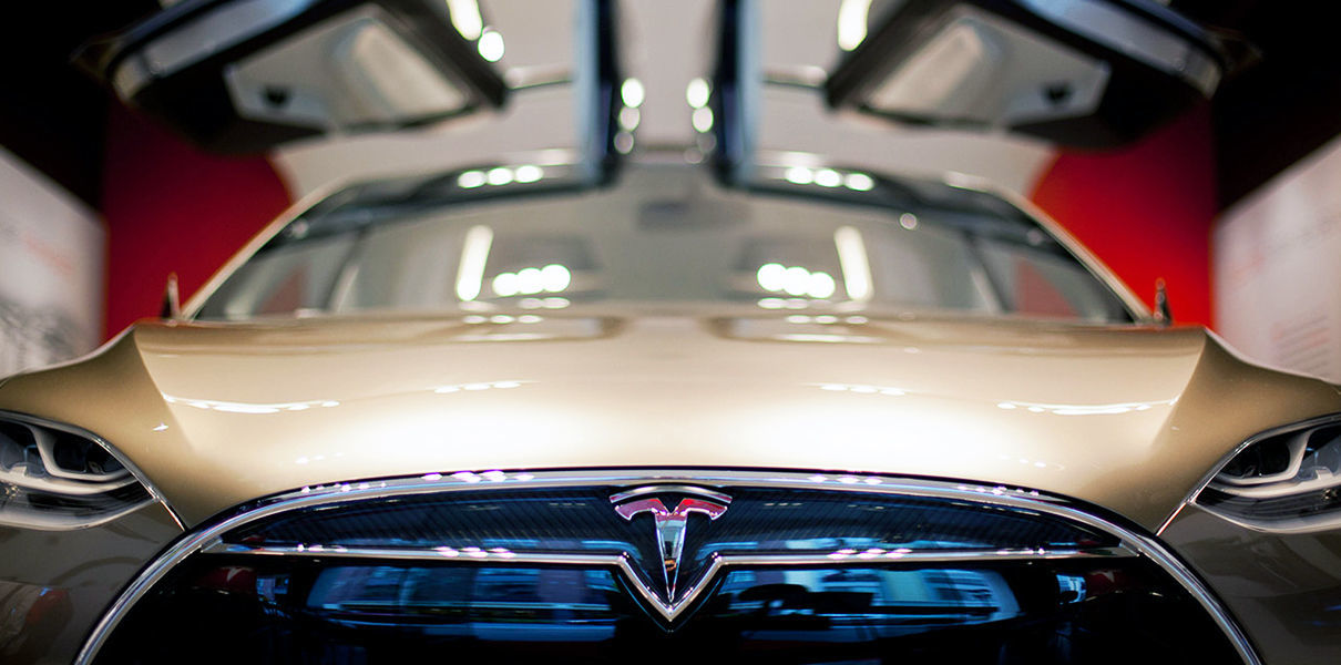 Ученые увеличили срок службы аккумуляторов Tesla.
