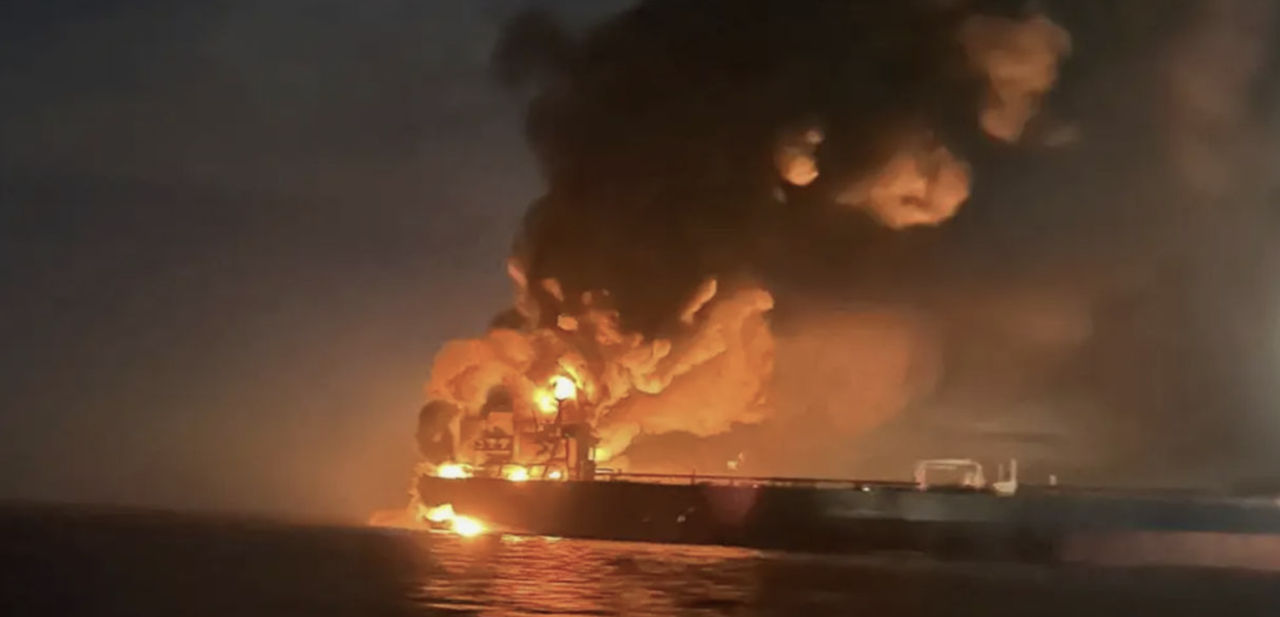 ВСУ поразили еще 21 российский танкер в Азовском море.