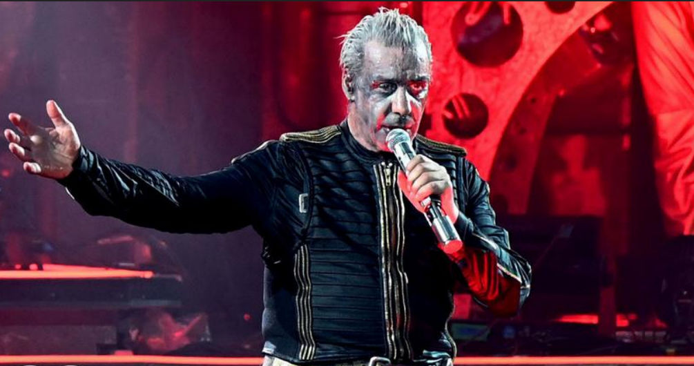 Фронтмен Rammstein шокировал, сняв видео с изнасилованием.