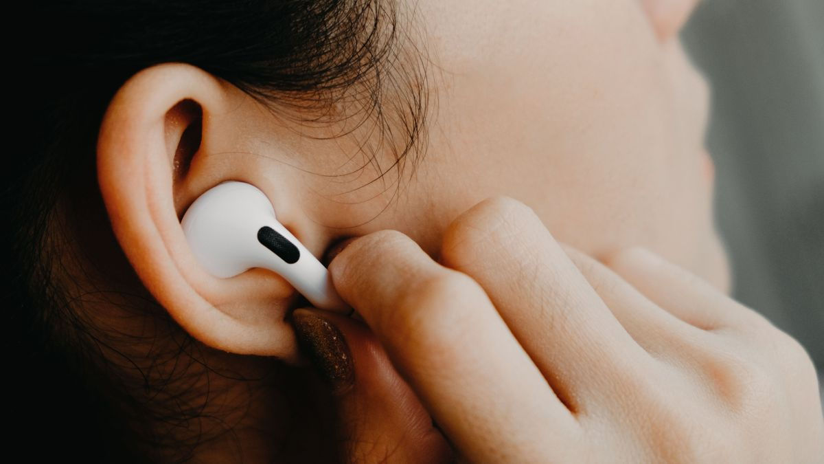 Apple превратит наушники AirPods Pro в слуховой аппарат