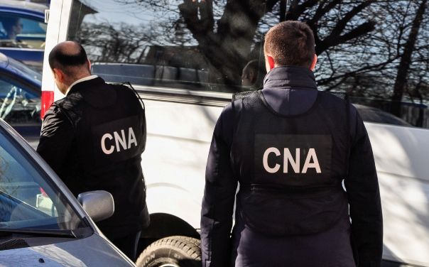 Vicepretorul Buiucani este bănuit că ar fi estorcat 20 000 de lei.