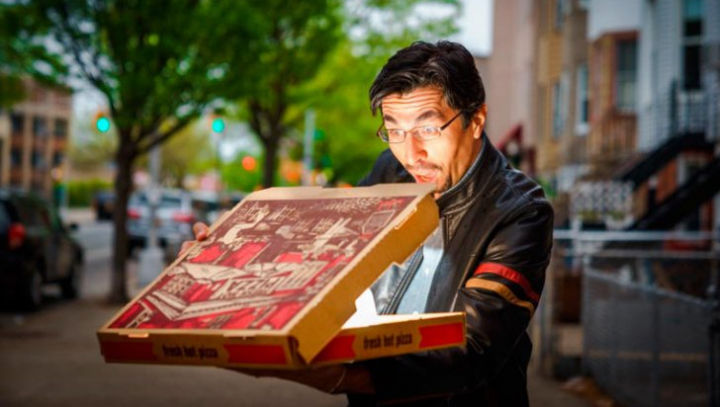 A comandat o pizza. A deschis cutia şi, în loc de mâncare... uimitor ce era. Foto: realitatea.net