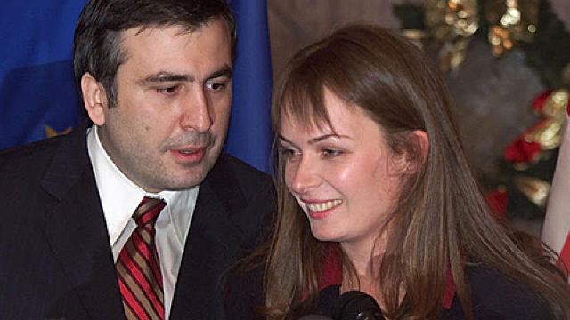 Soția lui Saakașvili renunță la mandatul de deputat.