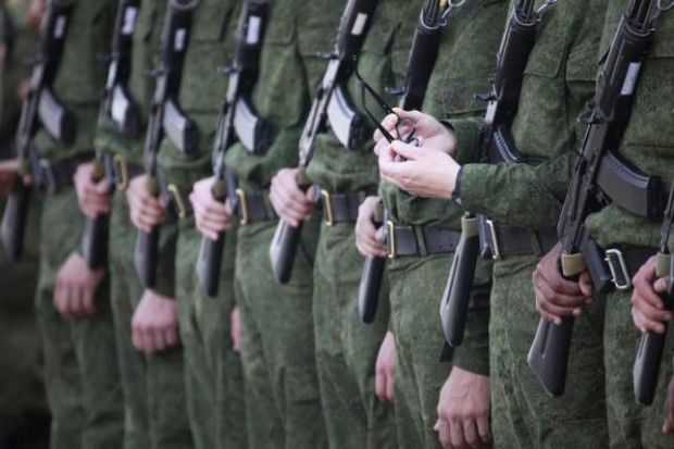 На Донбассе находятся 6 тысяч кадровых русских военных и 40-тысячная армия боевиков.