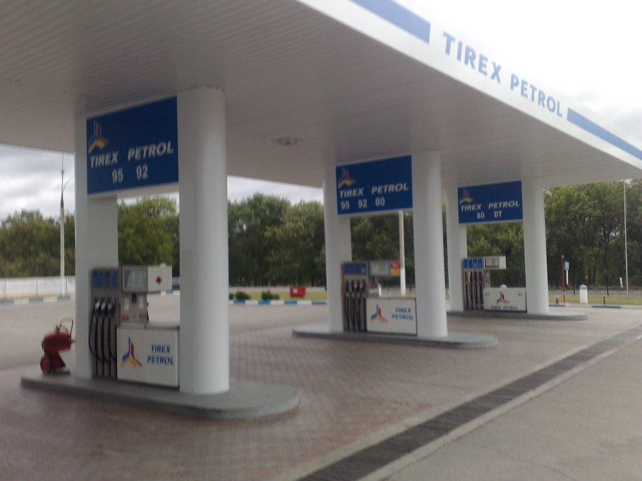 Reprezentanţii companiei Tirex Petrol resping acuzaţiile aduse de oamenii legii, care au efectuat, ieri, descinderi la mai multe benzinării din Capitală.