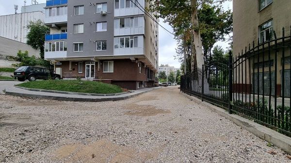 В секторе Центр работы по обустройству дворов идут полным ходом.