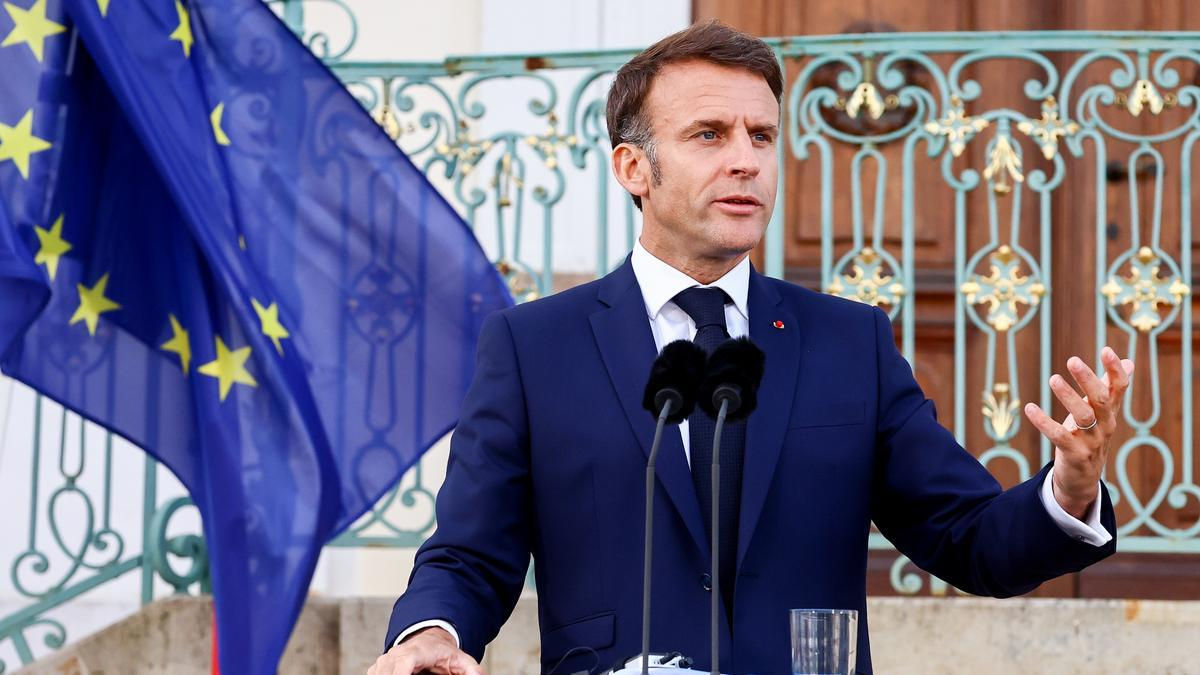 Macron: UE va continua să lucreze la măsuri de răspuns, în ciuda suspendării tarifelor de către SUA.