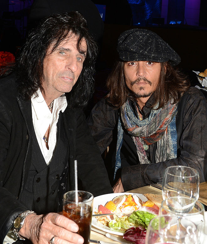 Коллектив получил название The Hollywood Vampires.