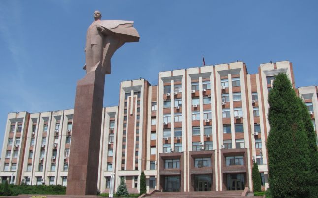 “Acest mecanism duce la răcirea relaţiilor dintre cetăţeni şi aleşii locali”, explică deputaţii din regiune.