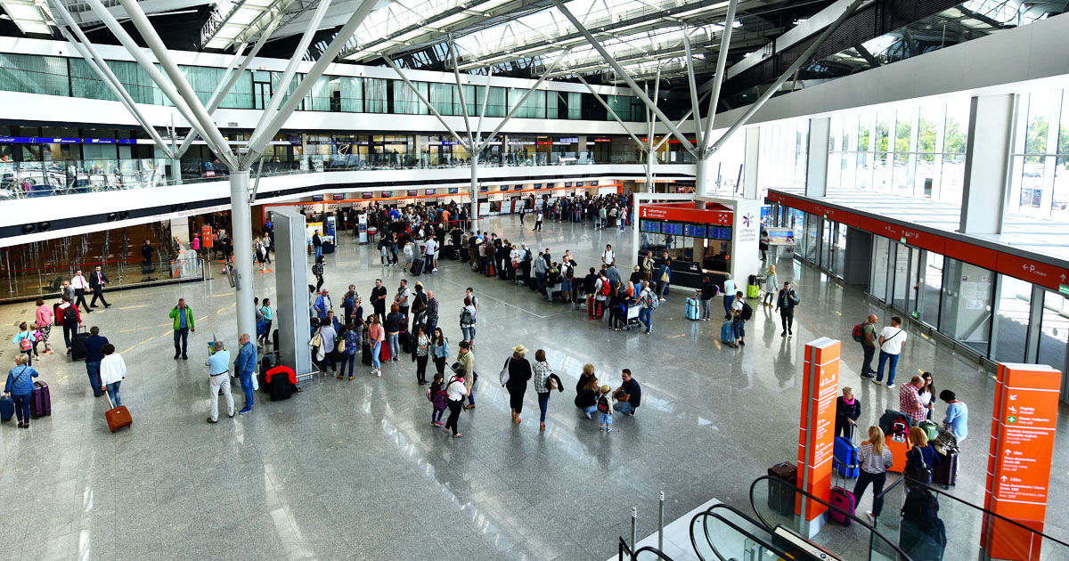 În Polonia a avut loc o defecțiune serioasă a sistemului de control al traficului aerian.