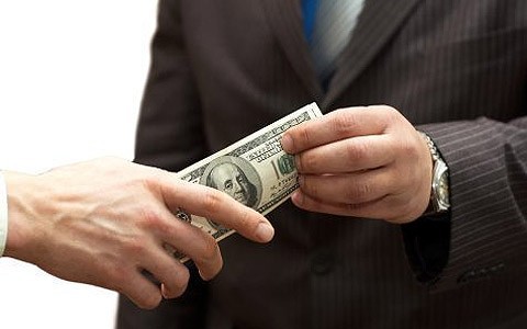 37,7% респондентов ответили, что коррупция с приходом проевропейской власти осталась на прежнем уровне.