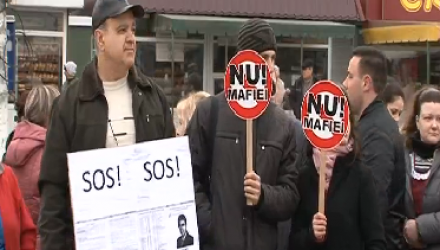 Cei nouă agenţi economici şi-au expus public problema public prin intermediu campaniei „Tribunalul Public Antimafie”, demarată de către Mişcarea Populară Anfimafie.  