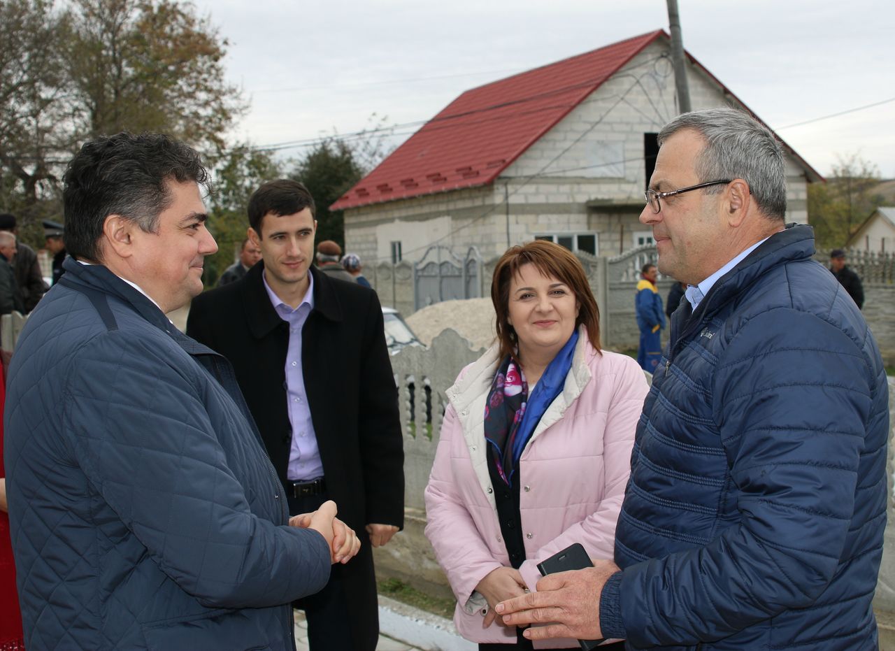 Calmîc s-a întâlnit cu locuitori din raionul Rezina. Ce au discutat. Foto: mec.gov.md