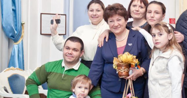 История Сильвии Захария насчитывает более 40 детей, получивших протезы.