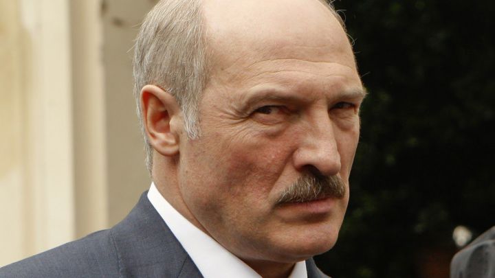 Părțile implicate în războiul din Ucraina ar trebui să-și retragă nu doar armamentul greu, ci și armele cu un calibru mai mic de 100 de milimetri.