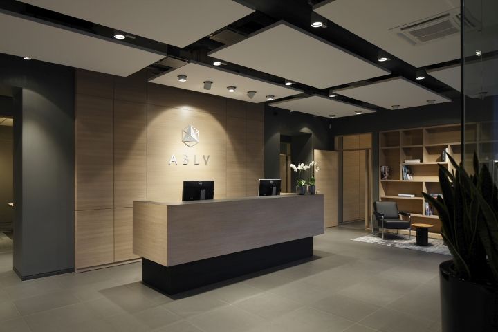 Banca ce a facilitat furtul miliardului, investigată de SUA . Foto: Retail Design Blog