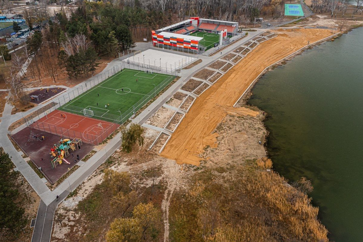 В парке La Izvor появились стадионы, велодорожки и парковка.