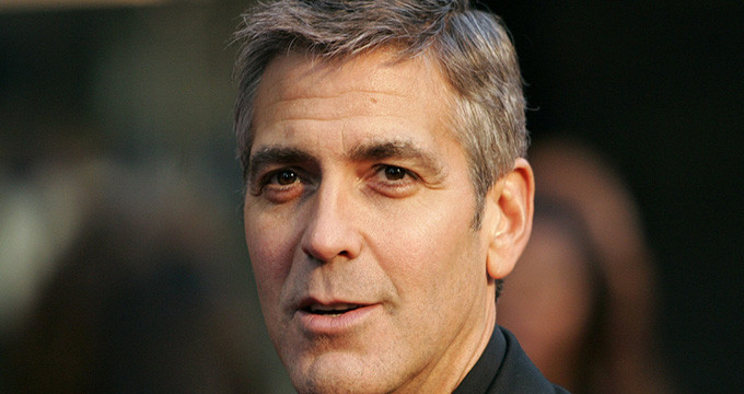 George Clooney, care are o relaţie cu Stacey Keibler, nu este singura vedetă care are o "obsesie" legată de articolele vestimentare.