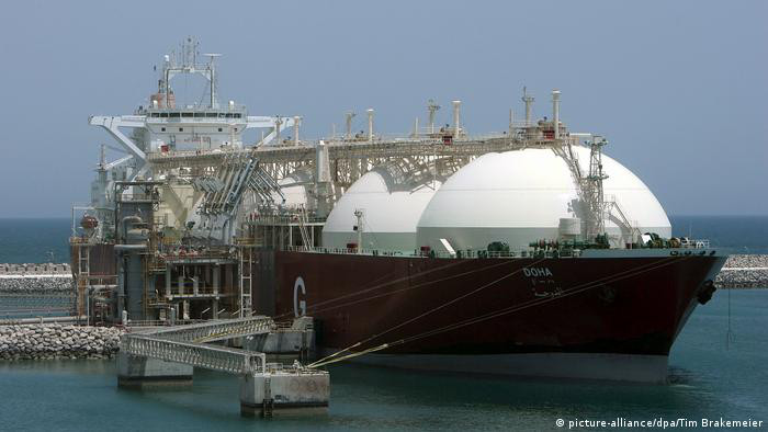 Германия закупает СПГ на 1,5 миллиарда евро и продает часть госрезервов нефти.