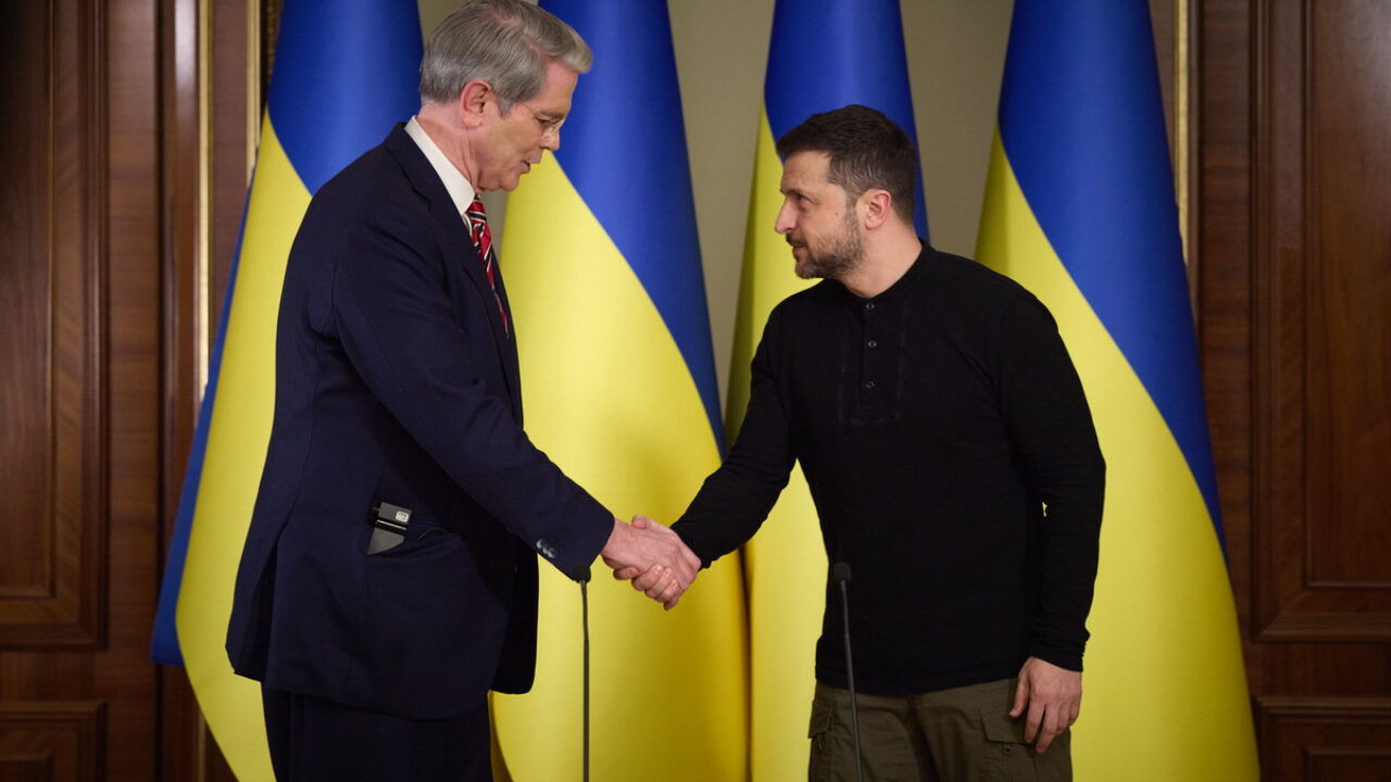 SUA vor să încheie un acord economic cu Ucraina.
