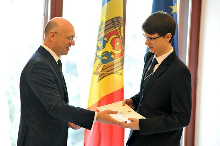Cei mai buni elevi din ţară au fost premiaţi la Gala Olimpicilor 2017.