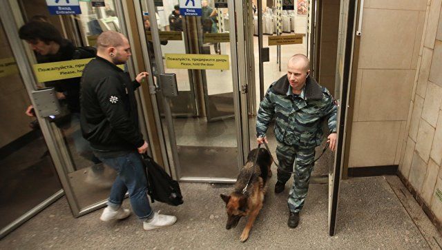 Гранату времен Великой отечественной войны со следами тротила нашли в сумке пассажира на станции метро.