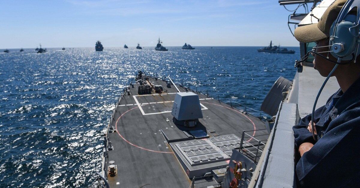 Польский корабль получил повреждения во время учений НАТО в Балтийском море.