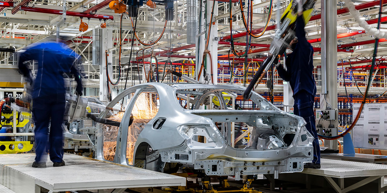 Немецкий автопром потеряет еще 125 тысяч рабочих мест в ближайшие годы.