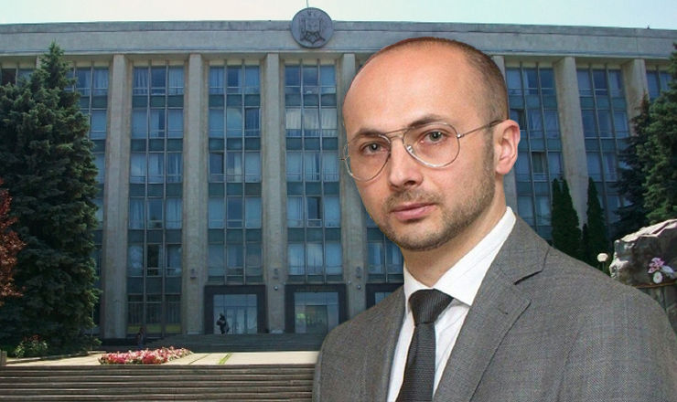 В ходе обысков правоохранители изъяли ряд важных для следствия документов.