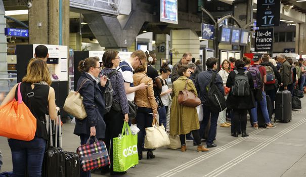 Un adolescent de 14 ani a blocat 3.000 de pasageri în mai multe gări din Franţa. Foto: hepta