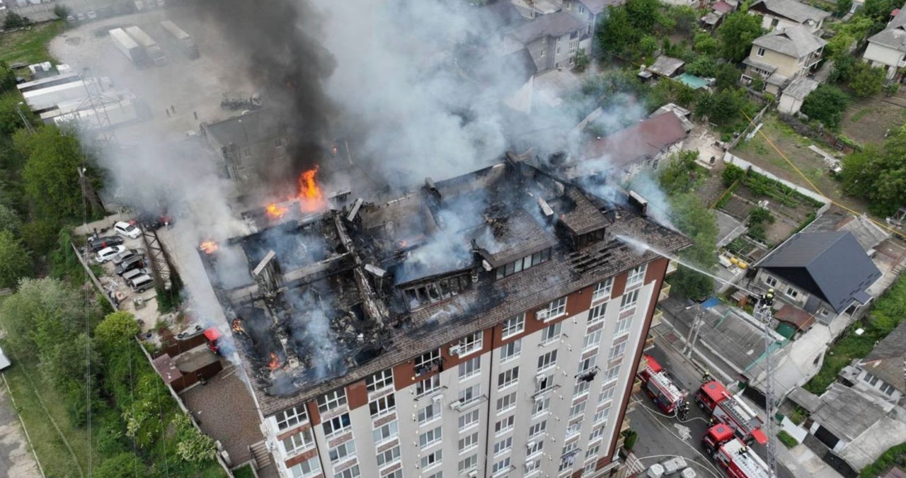 Правительство предоставляет жильцам горевшего дома ваучеры и временное жильё.
