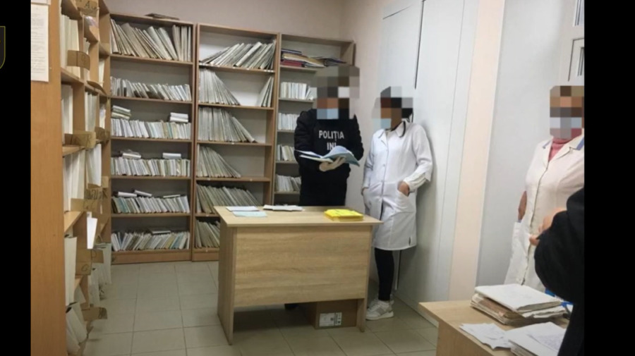 В медцентрах Фалешт прошли обыски по делу о фальшивых сертификатах COVID.