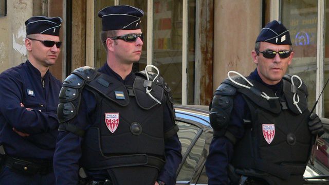 Один из парижских террористов был на контроле у спецслужб.