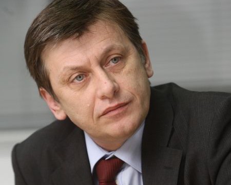 Președintele Senatului României, Crin Antonescuse va întâlni, astăzi,  cu Spikerul  Parlamentului, Igor Corman.