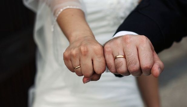 Cercetătorii afirmă că pacienţii căsătoriţi se tratează mai bine de maladiile cardiace decât pacienţii celibatari sau divorţaţi.