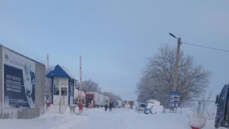 Подъездные пути к Паланке и Тудоре все еще перекрыты.