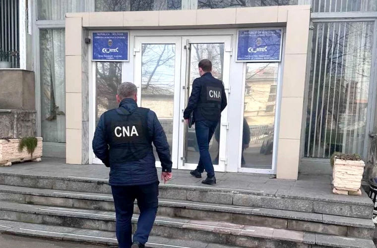 Сотрудники НЦБК провели обыски в Управлении электротранспорта Кишинева.