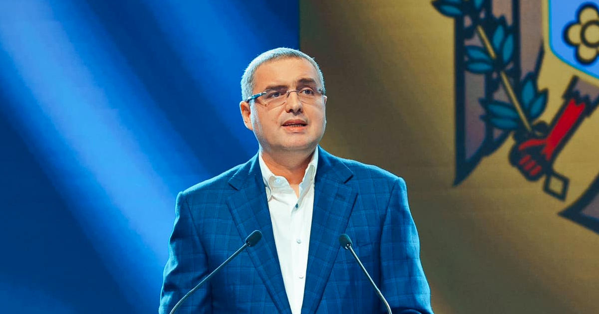 ЦИК зарегистрировала Ренато Усатого кандидатом на пост президента.