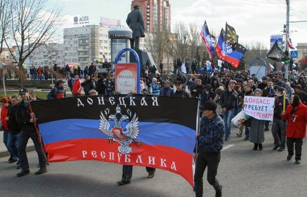 В районах Донецка и Луганска ополченцы предотвращают все попытки правительственных сил восстановить власть Киева.