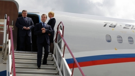 Premierul rus Dmitri Medvedev a sosit astăzi în Crimeea. Este prima sa vizită în peninsulă, după anexarea la Federația Rusă.