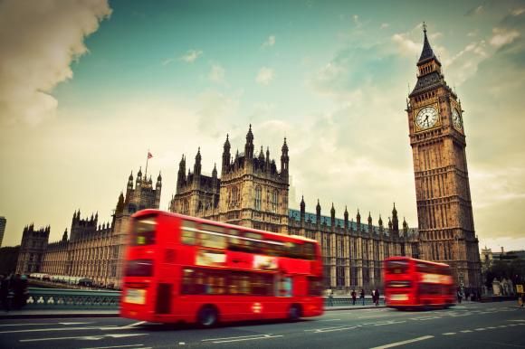 Autobuzele din Londra vor circula cu un biocarburant obținut din cafea. Foto: Shutterstock